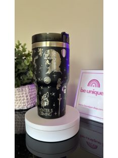 STANLEY + STARBUCKS GRAVÍROZOTT TERMOSZ FEKETE 600 ML