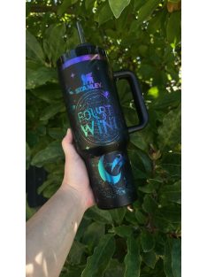   GRAVÍROZOTT STANLEY TERMOSZ 1180 ML - FEKETÉBEN, SZIVÁRVÁNYOS GRAVÍROZÁSSAL