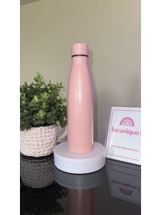   ZARHATÓ,CSEPEGÉSMENTES HŐTARTÓ KULACS EGYEDI GRAVÍROZOTT MINTÁVAL