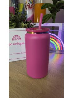   MATT PINK HŐTARTÓ POHÁR IRIZÁLÓ GRAVÍROZÁSSAL SZILIKON FEDÉLLEL ÉS SZÍVÓSZÁLLAL 500 ML