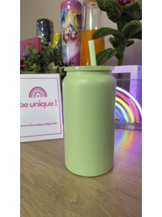   VILÁGOSZÖLD HŐTARTÓ POHÁR EZÜST GRAVÍROZÁSSAL SZILIKON FEDÉLLEL ÉS SZÍVÓSZÁLLAL 500 ML