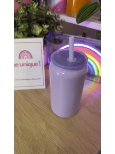   FÉNYES LILA HŐTARTÓ POHÁR EZÜST GRAVÍROZÁSSAL SZILIKON FEDÉLLEL ÉS SZÍVÓSZÁLLAL 500 ML