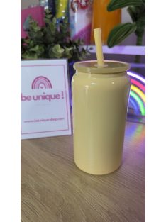   FÉNYES SÁRGA HŐTARTÓ POHÁR EZÜST GRAVÍROZÁSSAL SZILIKON FEDÉLLEL ÉS SZÍVÓSZÁLLAL 500 ML