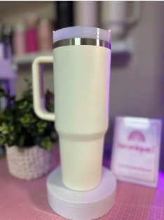 GRAVÍROZOTT FÜLES TERMOSZ MELEG FEHÉR SZÍNBEN 1200 ML