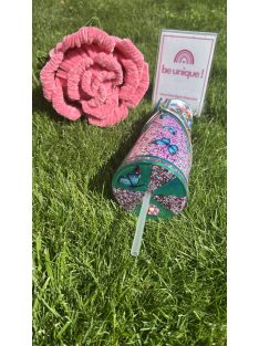   CIPZÁROS DÍSZÍTÉSŰ AKRIL POHÁR BAMBUSZ FEDÉLLEL ÉS SZÍVÓSZÁLLAL CSILLÁMMAL TÖLTVE, DÍSZÍTVE 700 ML